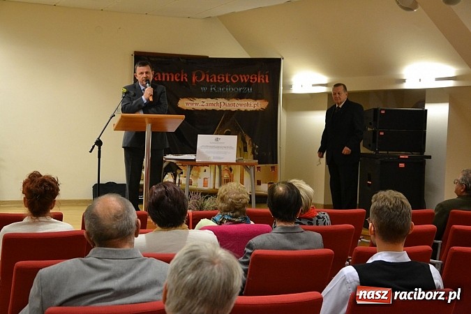 Zdjęcie w galerii na portalu naszraciborz.pl: Biografia biskupa Józefa Gawliny - wykład na zamku wiadomości z regionu