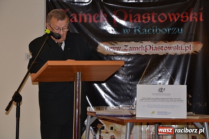 Zdjęcie w galerii na portalu naszraciborz.pl: Biografia biskupa Józefa Gawliny - wykład na zamku wiadomości z regionu