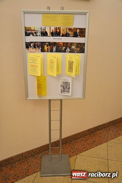 Zdjęcie w galerii na portalu naszraciborz.pl: Biografia biskupa Józefa Gawliny - wykład na zamku wiadomości z regionu