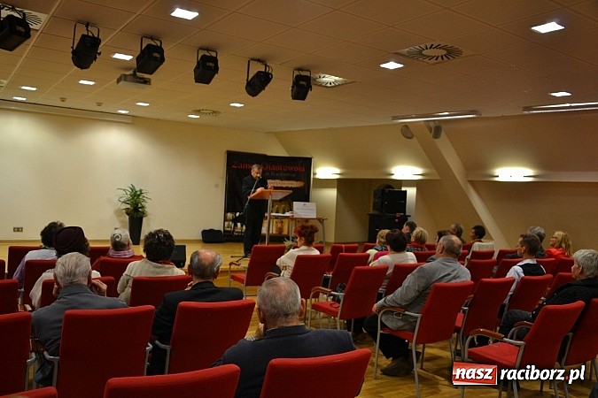 Zdjęcie w galerii na portalu naszraciborz.pl: Biografia biskupa Józefa Gawliny - wykład na zamku wiadomości z regionu