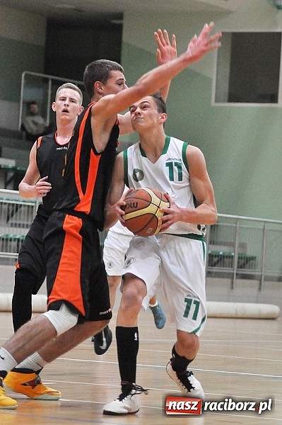 Zdjęcie w galerii na portalu naszraciborz.pl: Jaworzno wywiozło dwa punkty z Raciborza wiadomości z regionu