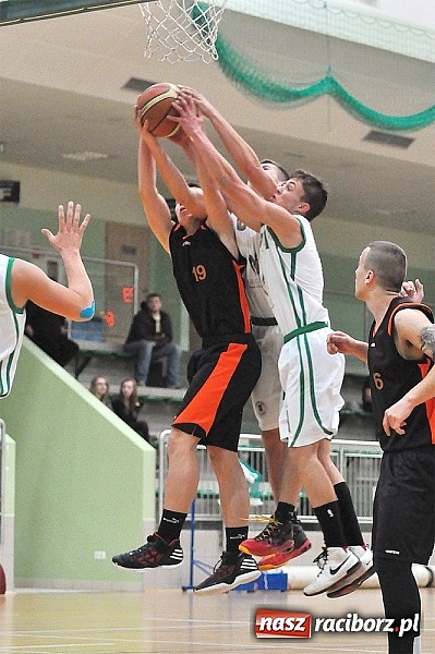 Zdjęcie w galerii na portalu naszraciborz.pl: Jaworzno wywiozło dwa punkty z Raciborza wiadomości z regionu