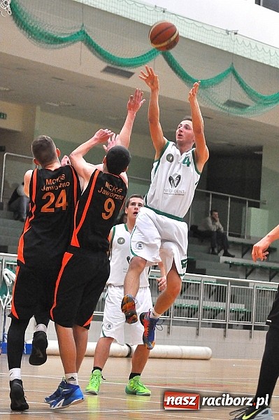 Zdjęcie w galerii na portalu naszraciborz.pl: Jaworzno wywiozło dwa punkty z Raciborza wiadomości z regionu