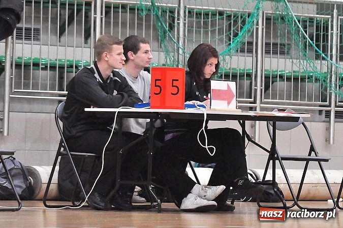 Zdjęcie w galerii na portalu naszraciborz.pl: Jaworzno wywiozło dwa punkty z Raciborza wiadomości z regionu