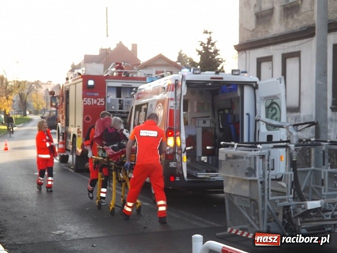 Zdjęcie w galerii na portalu naszraciborz.pl: Pożar w kamienicy na rogu Mariańskiej i Michejdy! Jedna osoba ranna wiadomości z regionu