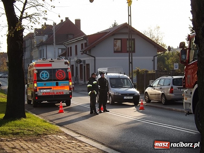 Zdjęcie w galerii na portalu naszraciborz.pl: Pożar w kamienicy na rogu Mariańskiej i Michejdy! Jedna osoba ranna wiadomości z regionu