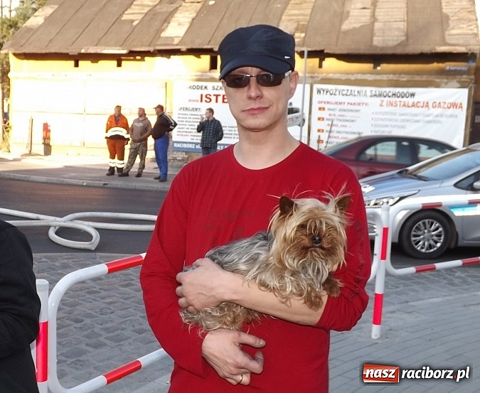 Zdjęcie w galerii na portalu naszraciborz.pl: Pożar w kamienicy na rogu Mariańskiej i Michejdy! Jedna osoba ranna wiadomości z regionu