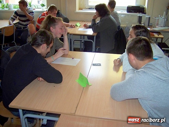 Zdjęcie w galerii na portalu naszraciborz.pl: W Gimnazjum nr 5 szykują noc tolerancji wiadomości z regionu