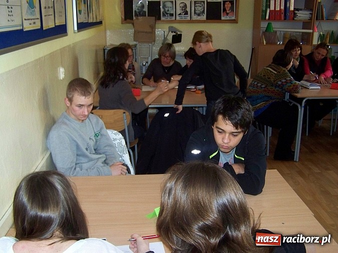 Zdjęcie w galerii na portalu naszraciborz.pl: W Gimnazjum nr 5 szykują noc tolerancji wiadomości z regionu