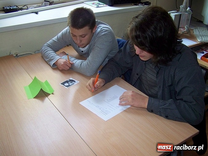 Zdjęcie w galerii na portalu naszraciborz.pl: W Gimnazjum nr 5 szykują noc tolerancji wiadomości z regionu