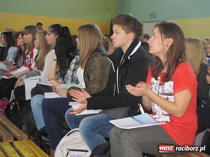 Zdjęcie w galerii na portalu naszraciborz.pl: Chroń się przed rakiem! Wykład w Zespole Szkół Mechanicznych  wiadomości z regionu
