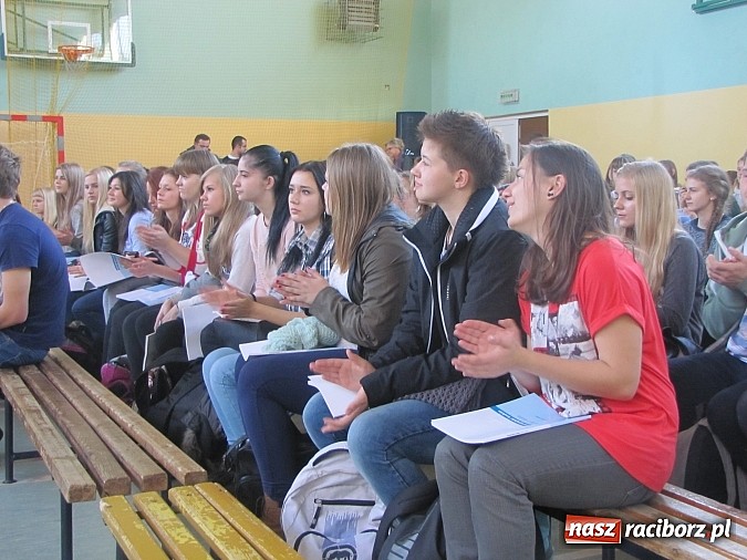 Zdjęcie w galerii na portalu naszraciborz.pl: Chroń się przed rakiem! Wykład w Zespole Szkół Mechanicznych  wiadomości z regionu