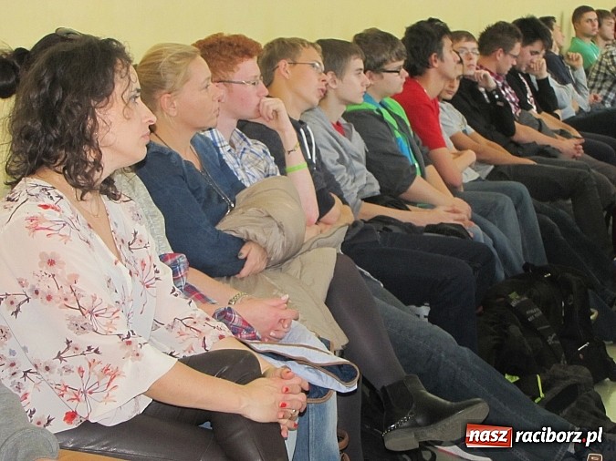 Zdjęcie w galerii na portalu naszraciborz.pl: Chroń się przed rakiem! Wykład w Zespole Szkół Mechanicznych  wiadomości z regionu