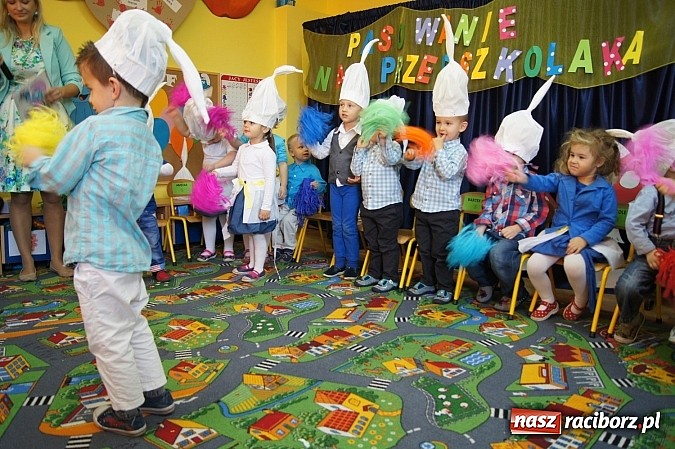 Zdjęcie w galerii na portalu naszraciborz.pl: Dzieci z Nędzy oficjalnie pasowane na przedszkolaka wiadomości z regionu