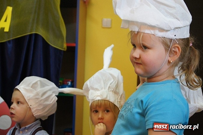 Zdjęcie w galerii na portalu naszraciborz.pl: Dzieci z Nędzy oficjalnie pasowane na przedszkolaka wiadomości z regionu