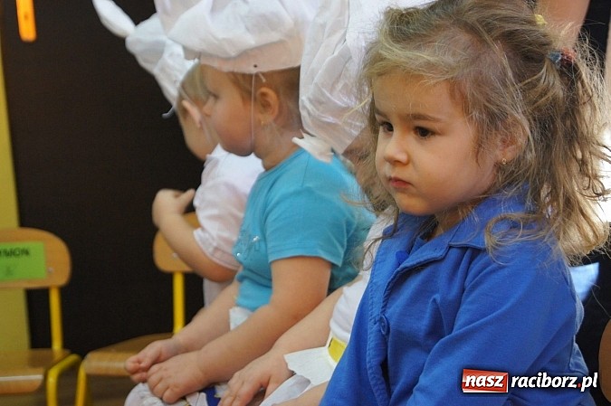 Zdjęcie w galerii na portalu naszraciborz.pl: Dzieci z Nędzy oficjalnie pasowane na przedszkolaka wiadomości z regionu
