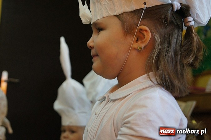 Zdjęcie w galerii na portalu naszraciborz.pl: Dzieci z Nędzy oficjalnie pasowane na przedszkolaka wiadomości z regionu