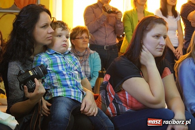 Zdjęcie w galerii na portalu naszraciborz.pl: Dzieci z Nędzy oficjalnie pasowane na przedszkolaka wiadomości z regionu