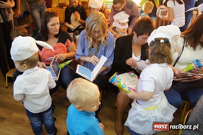 Zdjęcie w galerii na portalu naszraciborz.pl: Dzieci z Nędzy oficjalnie pasowane na przedszkolaka wiadomości z regionu