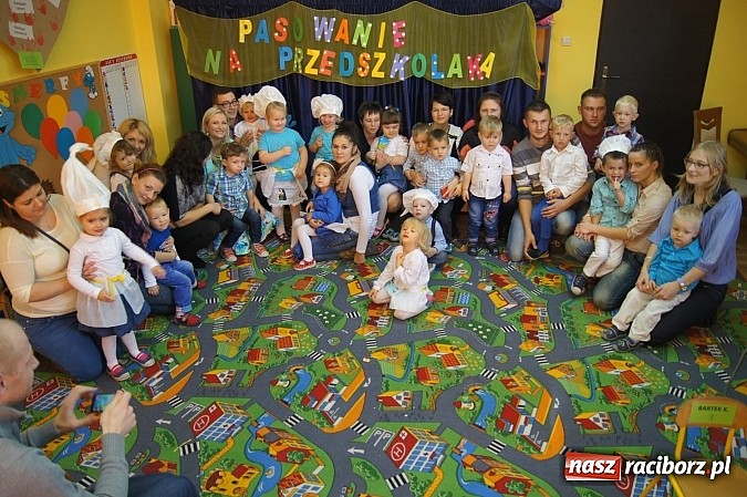 Zdjęcie w galerii na portalu naszraciborz.pl: Dzieci z Nędzy oficjalnie pasowane na przedszkolaka wiadomości z regionu