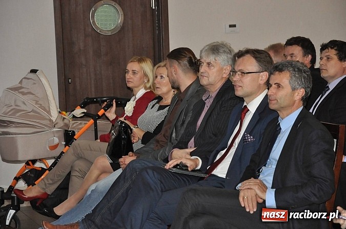 Zdjęcie w galerii na portalu naszraciborz.pl: Dawid Wacławczyk wyłożył karty na stół. Dostało się prezydentowi z miss Pakistanu w tle wiadomości z regionu