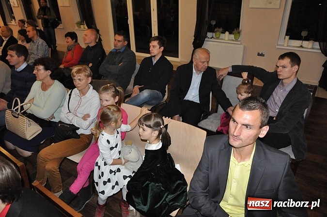 Zdjęcie w galerii na portalu naszraciborz.pl: Dawid Wacławczyk wyłożył karty na stół. Dostało się prezydentowi z miss Pakistanu w tle wiadomości z regionu