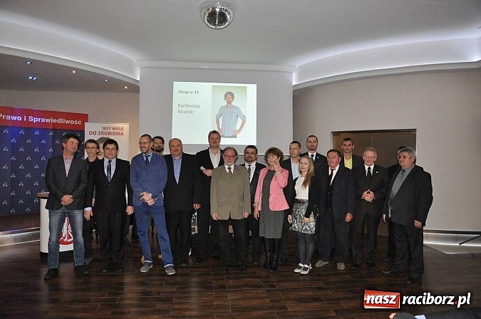 Zdjęcie w galerii na portalu naszraciborz.pl: Dawid Wacławczyk wyłożył karty na stół. Dostało się prezydentowi z miss Pakistanu w tle wiadomości z regionu