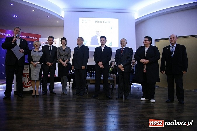 Zdjęcie w galerii na portalu naszraciborz.pl: Dawid Wacławczyk wyłożył karty na stół. Dostało się prezydentowi z miss Pakistanu w tle wiadomości z regionu