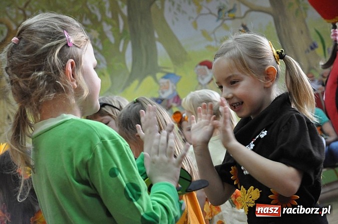 Zdjęcie w galerii na portalu naszraciborz.pl: Jesienne zajęcia integracyjne w brzeskim przedszkolu wiadomości z regionu
