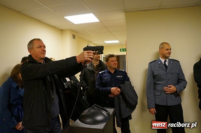 Zdjęcie w galerii na portalu naszraciborz.pl: Berlińscy policjanci w komendzie w Raciborzu  wiadomości z regionu