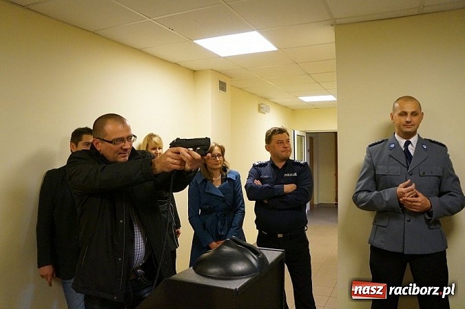 Zdjęcie w galerii na portalu naszraciborz.pl: Berlińscy policjanci w komendzie w Raciborzu  wiadomości z regionu