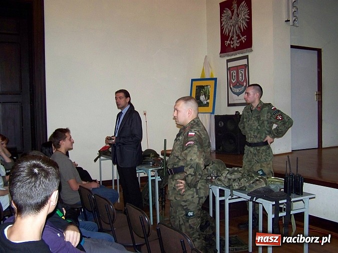 Zdjęcie w galerii na portalu naszraciborz.pl: Gimnazjum nr 5 nawiązało współpracę ze Strzelcem wiadomości z regionu