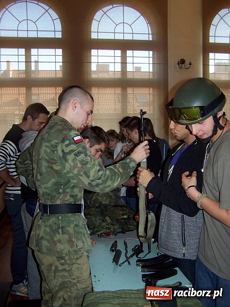 Zdjęcie w galerii na portalu naszraciborz.pl: Gimnazjum nr 5 nawiązało współpracę ze Strzelcem wiadomości z regionu