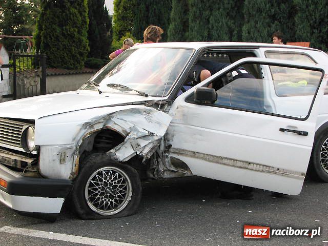 Zdjęcie w galerii na portalu naszraciborz.pl: Mazda pruła jak szalona wiadomości z regionu