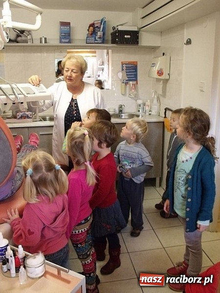 Zdjęcie w galerii na portalu naszraciborz.pl: Dbamy o ząbki, czyli wizyta przedszkolaków w gabinecie stomatologicznym wiadomości z regionu