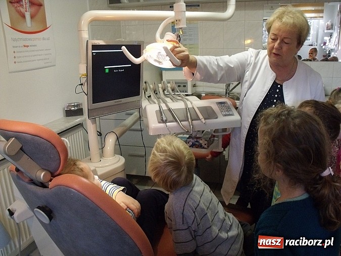 Zdjęcie w galerii na portalu naszraciborz.pl: Dbamy o ząbki, czyli wizyta przedszkolaków w gabinecie stomatologicznym wiadomości z regionu
