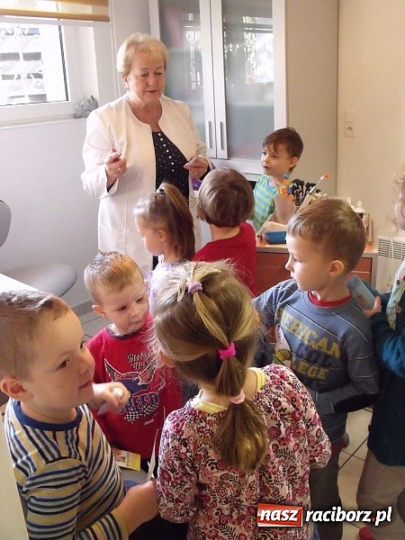 Zdjęcie w galerii na portalu naszraciborz.pl: Dbamy o ząbki, czyli wizyta przedszkolaków w gabinecie stomatologicznym wiadomości z regionu