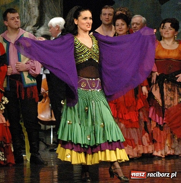 Zdjęcie w galerii na portalu naszraciborz.pl: Gala musicalowa Revue - New York * New York już 15 listopada w Raciborskim Centrum Kultury wiadomości z regionu