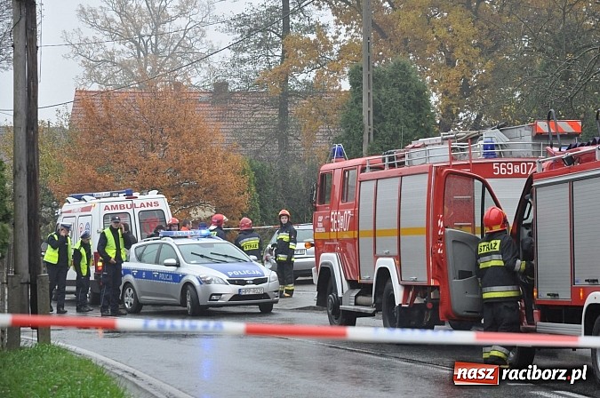 Zdjęcie w galerii na portalu naszraciborz.pl: Tragedia w Rudzie Kozielskiej. Dwie kobiety śmiertelnie potrącone przez auto dostawcze wiadomości z regionu