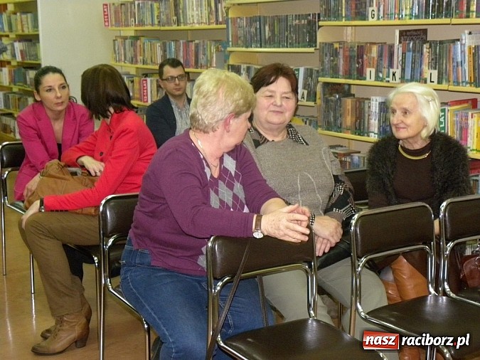 Zdjęcie w galerii na portalu naszraciborz.pl: Spotkanie autorskie z Mariuszem Urbankiem  wiadomości z regionu