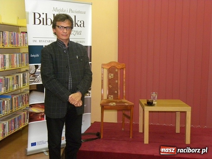 Zdjęcie w galerii na portalu naszraciborz.pl: Spotkanie autorskie z Mariuszem Urbankiem  wiadomości z regionu