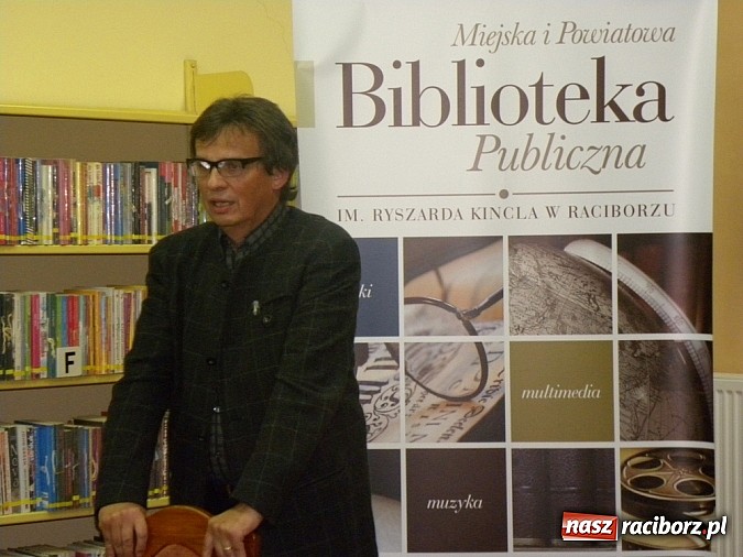 Zdjęcie w galerii na portalu naszraciborz.pl: Spotkanie autorskie z Mariuszem Urbankiem  wiadomości z regionu