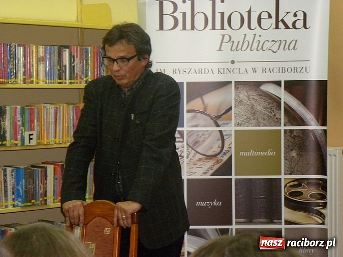 Zdjęcie w galerii na portalu naszraciborz.pl: Spotkanie autorskie z Mariuszem Urbankiem  wiadomości z regionu
