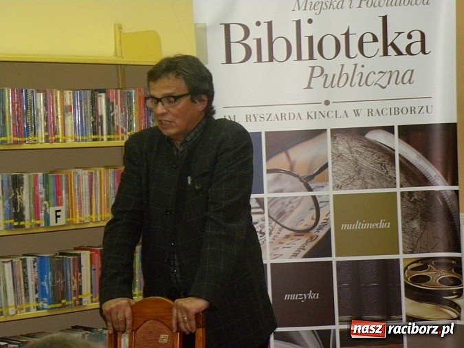 Zdjęcie w galerii na portalu naszraciborz.pl: Spotkanie autorskie z Mariuszem Urbankiem  wiadomości z regionu