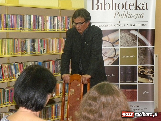 Zdjęcie w galerii na portalu naszraciborz.pl: Spotkanie autorskie z Mariuszem Urbankiem  wiadomości z regionu