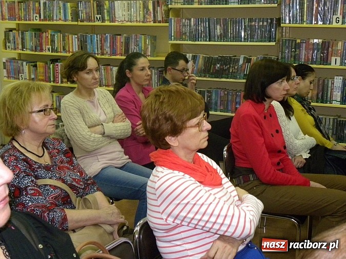 Zdjęcie w galerii na portalu naszraciborz.pl: Spotkanie autorskie z Mariuszem Urbankiem  wiadomości z regionu