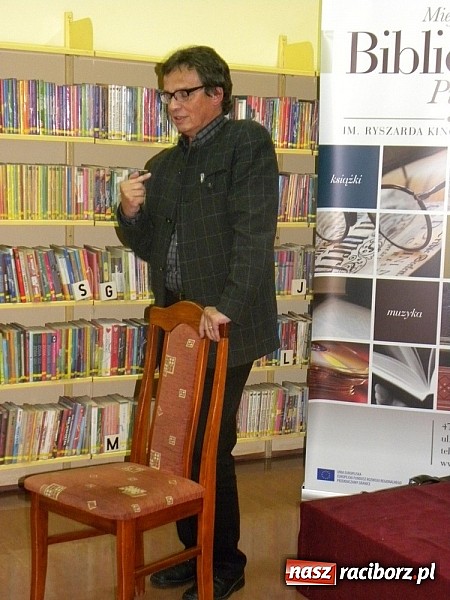 Zdjęcie w galerii na portalu naszraciborz.pl: Spotkanie autorskie z Mariuszem Urbankiem  wiadomości z regionu