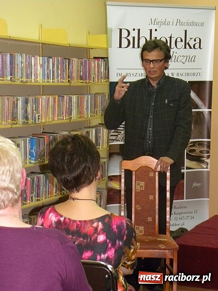 Zdjęcie w galerii na portalu naszraciborz.pl: Spotkanie autorskie z Mariuszem Urbankiem  wiadomości z regionu