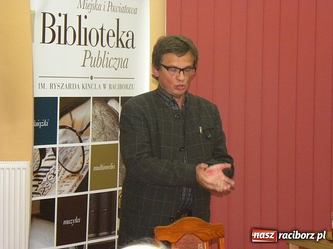 Zdjęcie w galerii na portalu naszraciborz.pl: Spotkanie autorskie z Mariuszem Urbankiem  wiadomości z regionu