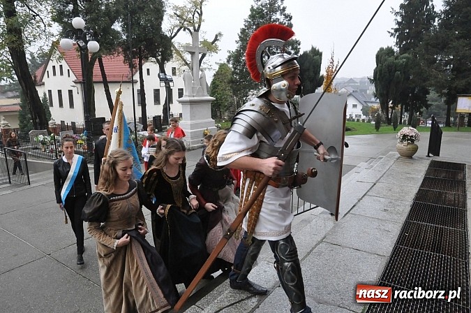 Zdjęcie w galerii na portalu naszraciborz.pl: Św. Marcin z Tours pojawił się dziś w Brzeziu wiadomości z regionu